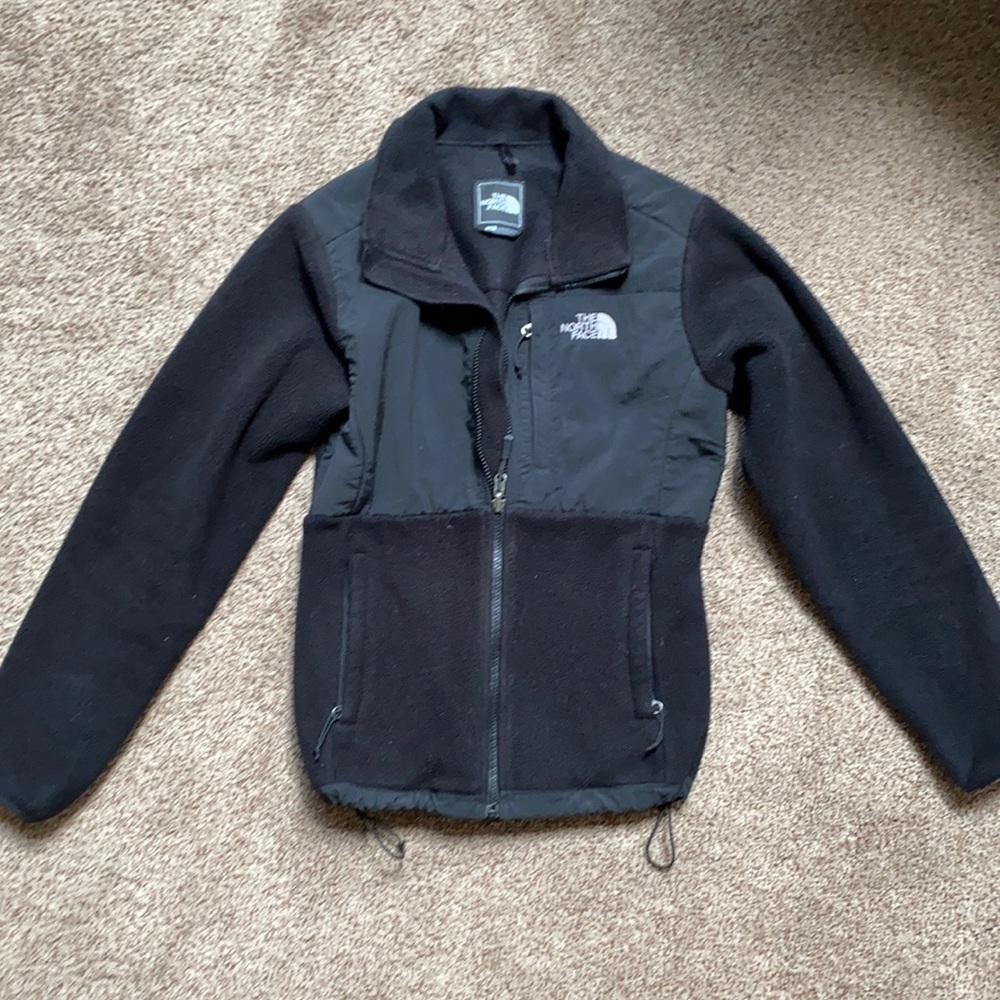 Women’s black north face jacket